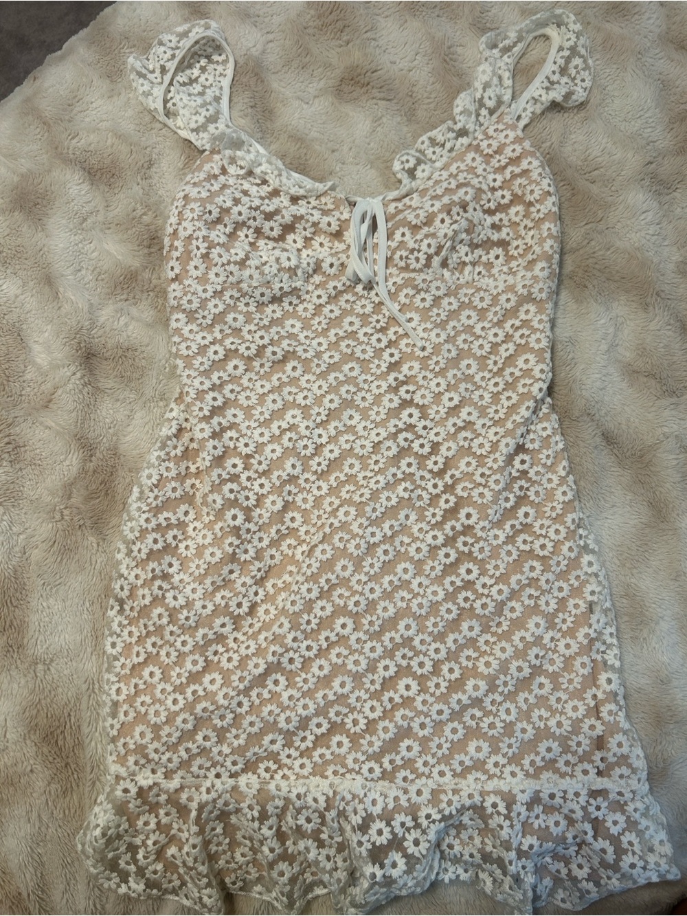 City Studio White Daisy Lace Mini Dress